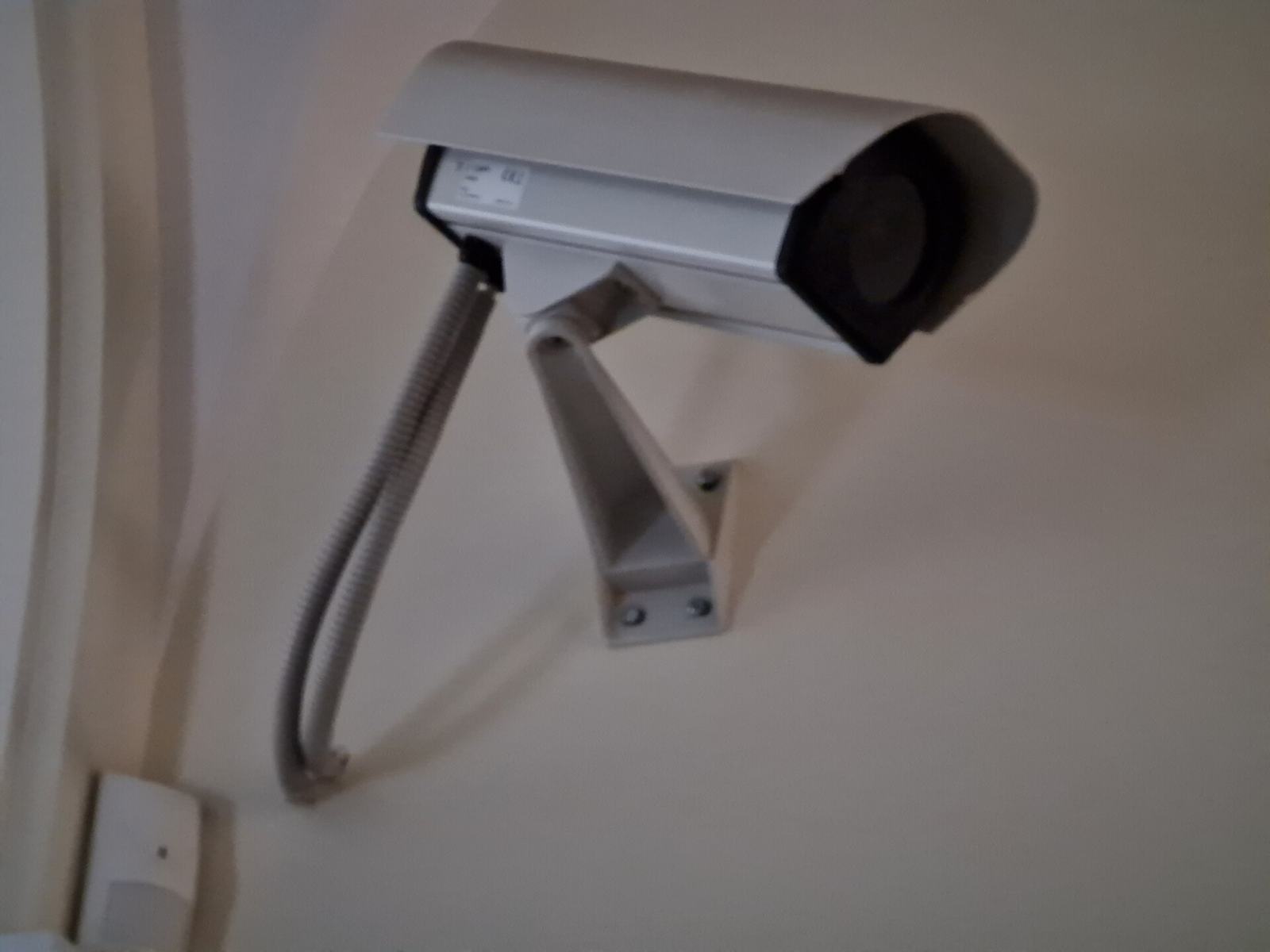 Vidéosurveillance en commerce : règles CNIL, autorisation et affichage obligatoire